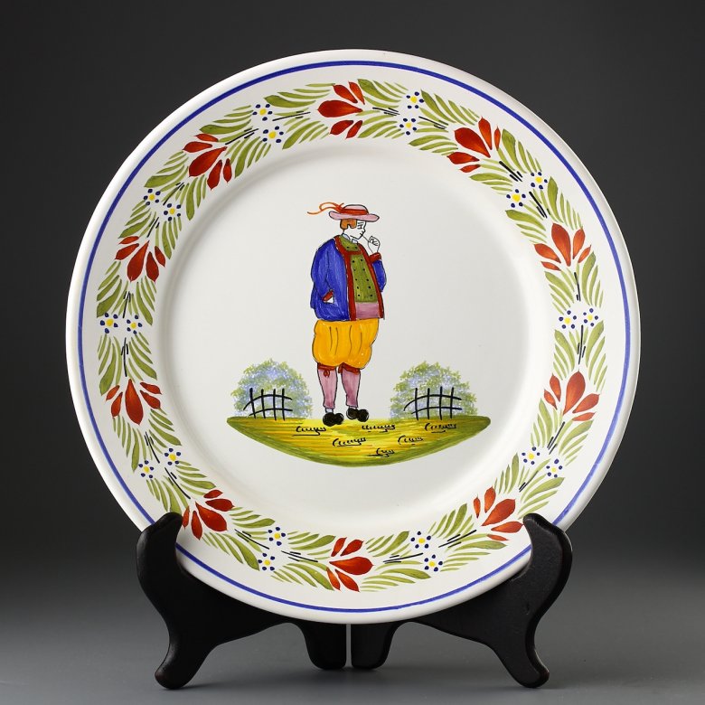 Винтажная декоративная тарелка Крестьянин Франция Henriot Quimper 24 см