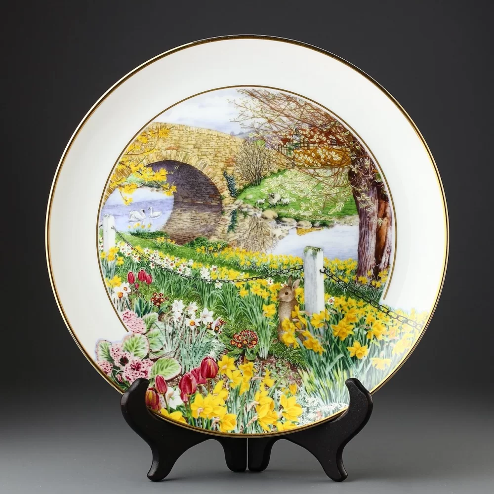 Тарелка винтажная декоративная настенная Фарфор Сад в марте Franklin Porcelain Garden Year Collection March David Hurrell