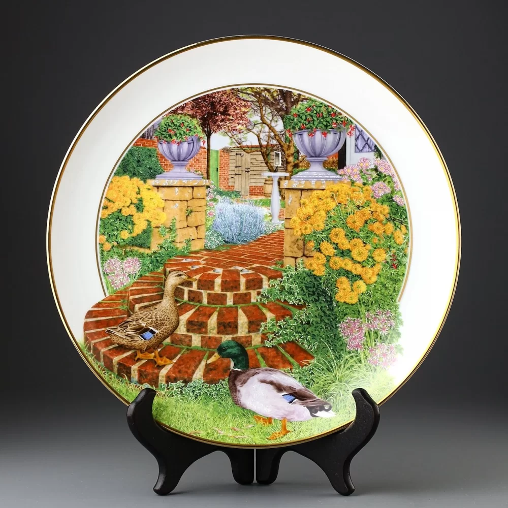 Тарелка винтажная декоративная настенная Фарфор Сад в ноябре Franklin Porcelain Garden Year Collection November David Hurrell