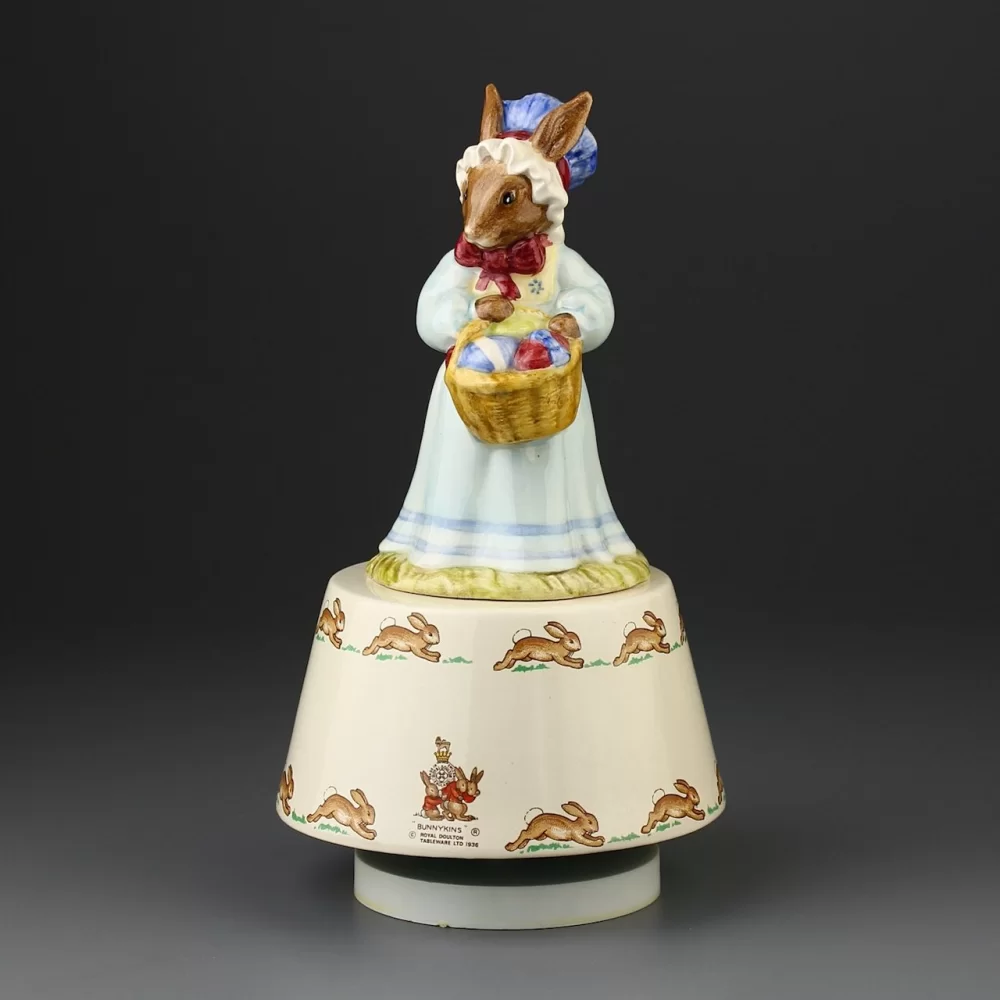 Винтажная музыкальная фарфоровая статуэтка Англия Royal Doulton Bunnykins Easter Parade Пасхальный парад Крольчиха с корзинкой