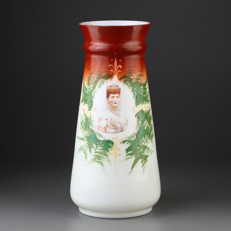 Антикварная английская ваза Queen Alexandra