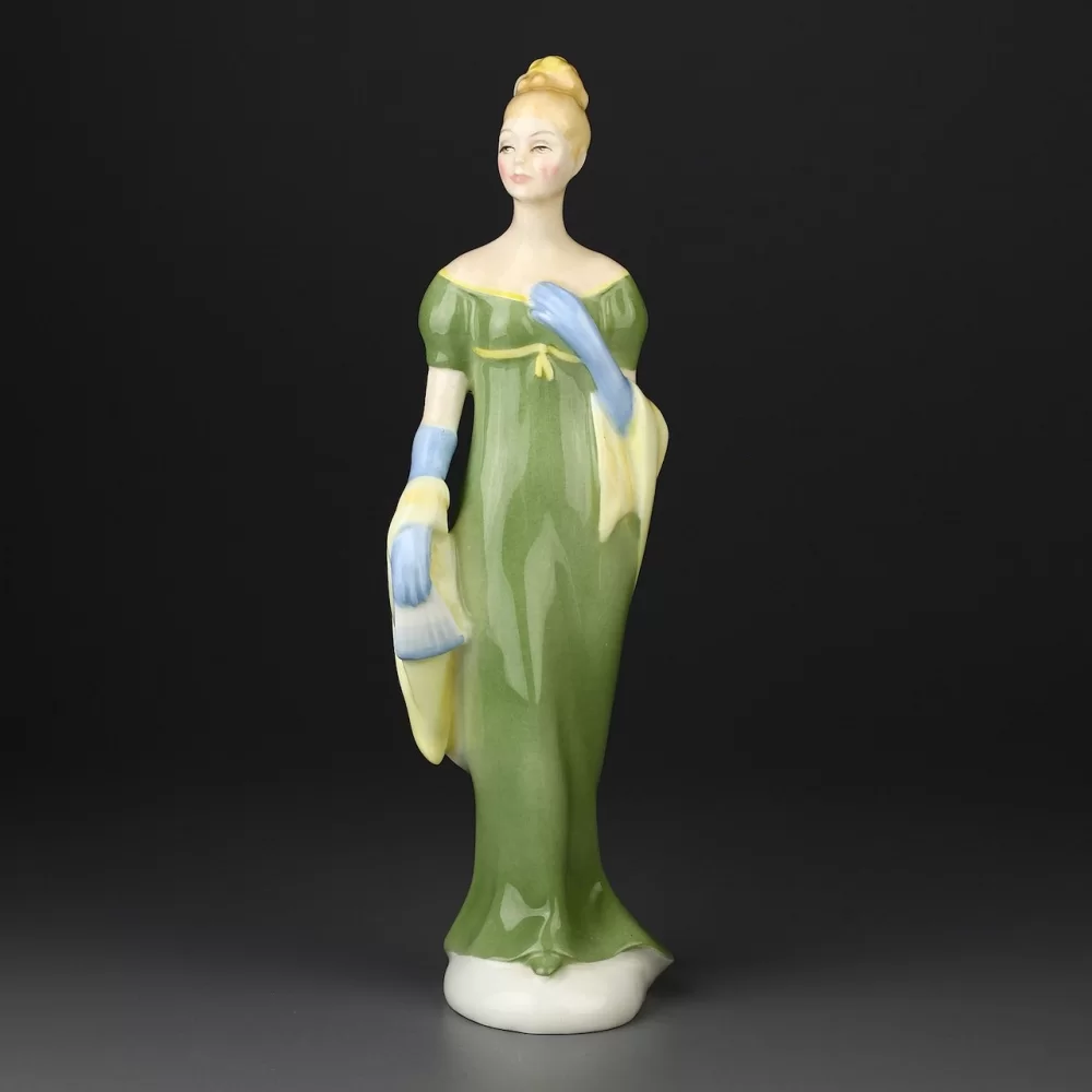 Винтажная фарфоровая статуэтка Девушка Англия Royal Doulton 2311 Lorna