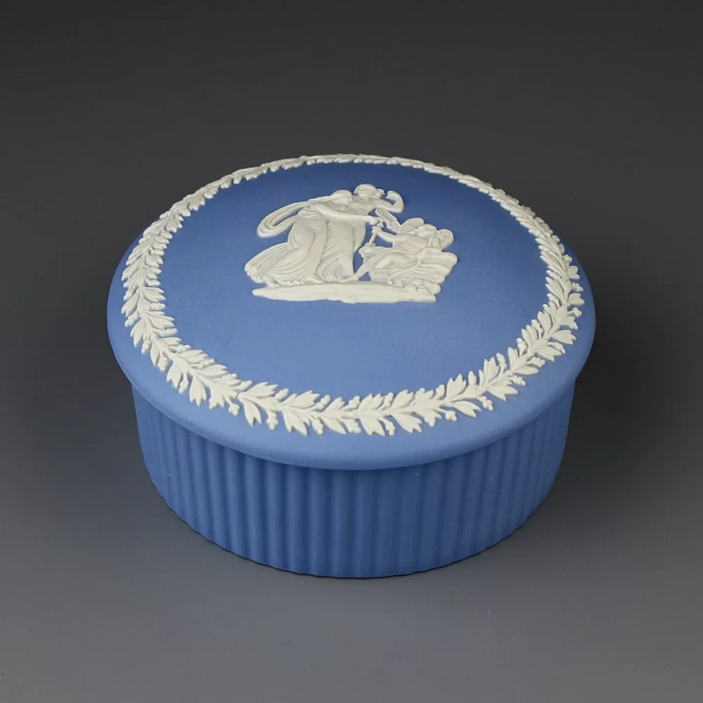 Винтажная шкатулка Веджвуд Голубой бисквит Яшма Wedgwood Blue Jasperware