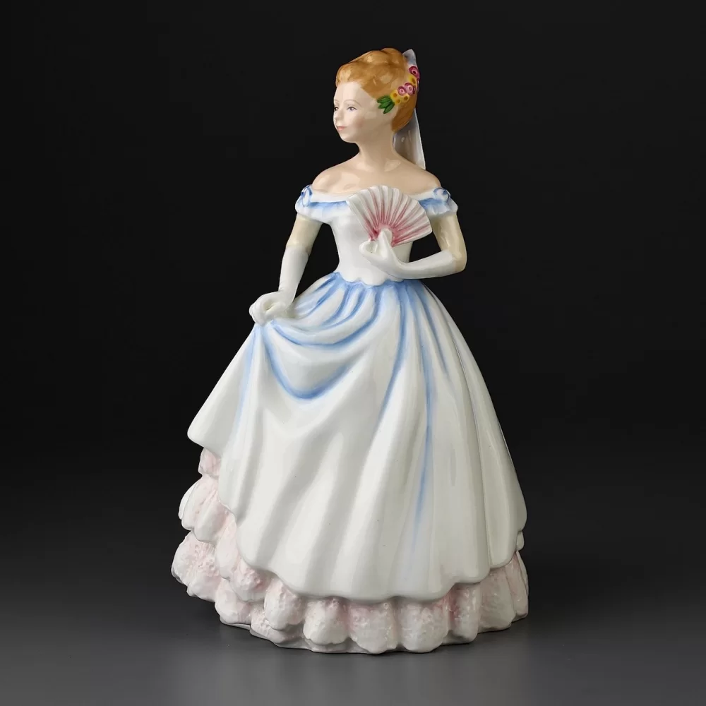 Винтажная фарфоровая статуэтка Дама с веером Англия Royal Doulton 3646 Claire