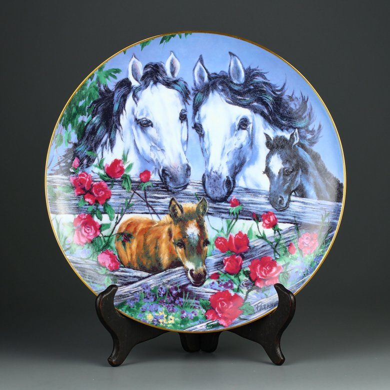 Тарелка винтажная декоративная настенная Фарфор Лошади Fairmont Porcelain Family Portrait