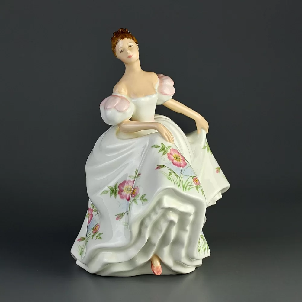 Винтажная фарфоровая статуэтка Англия Royal Doulton 3653 Lucy Люси