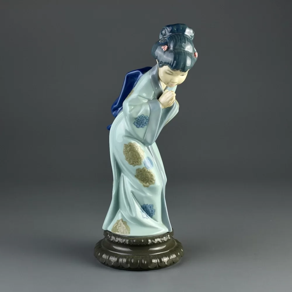 Винтажная фарфоровая статуэтка Испания Lladro 4989 Japanese Sayonara Японское прощание Гейша