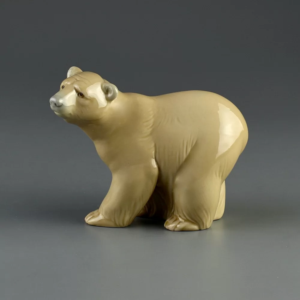 Винтажная фарфоровая статуэтка Испания Lladro 1204 Attentive Bear Внимательный медведь