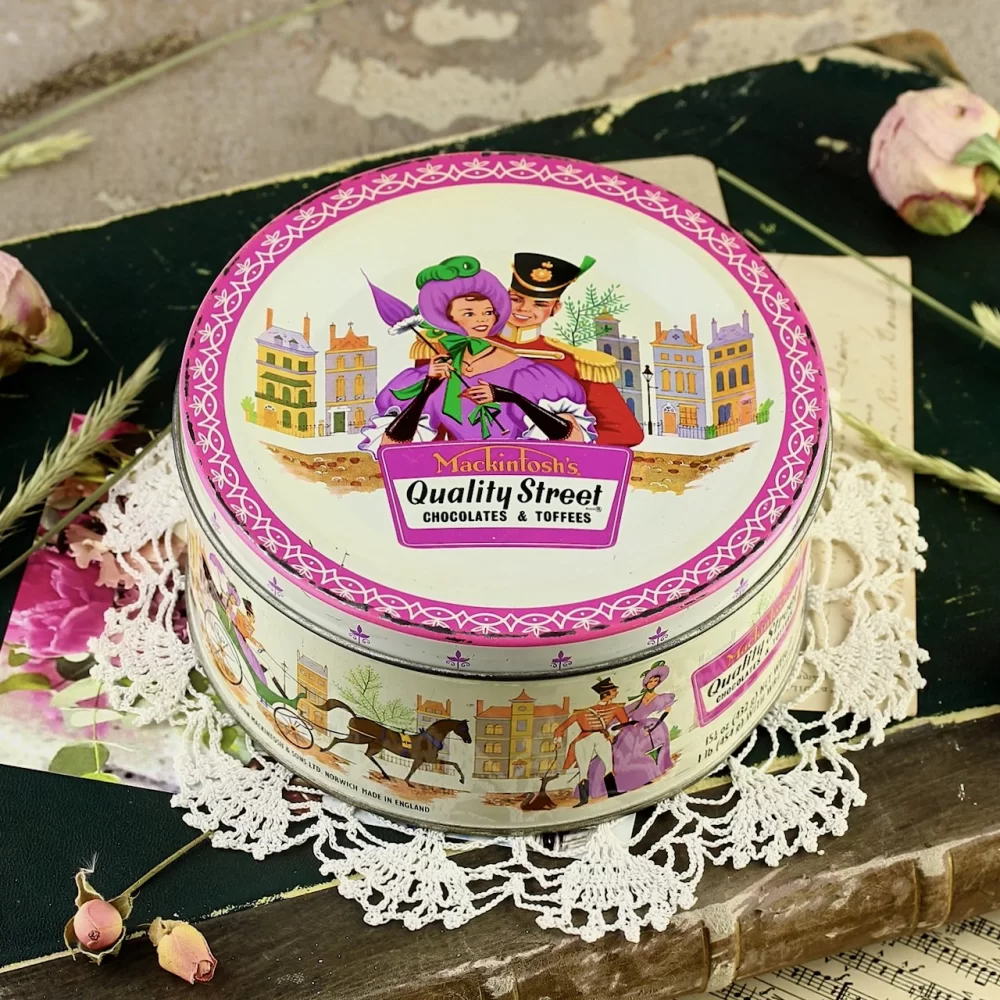 Винтажная английская коробка от конфет John Mackintosh & Sons Quality Street Chocolates & Toffees Шоколад и ириски