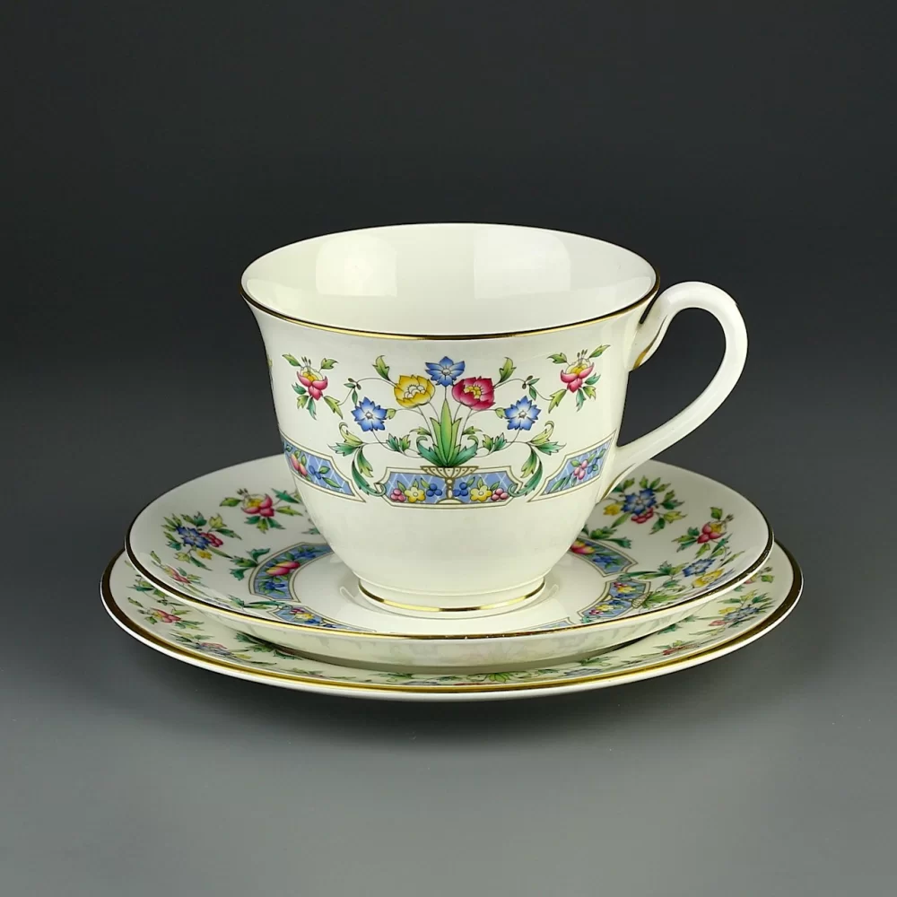 Винтажное английское чайное трио Royal Worcester Mayfield