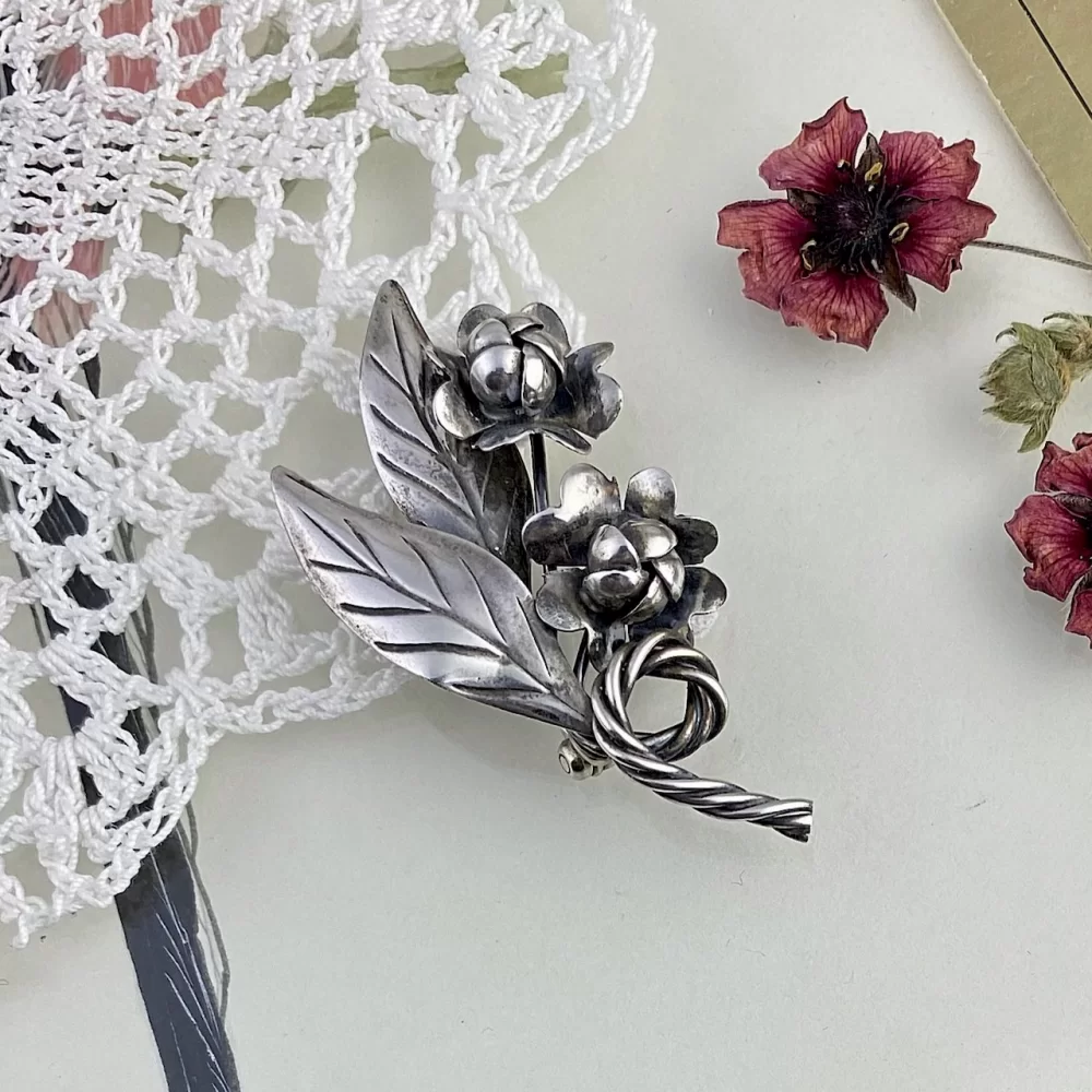 Винтажная серебряная брошь Цветы Hand Made Sterling