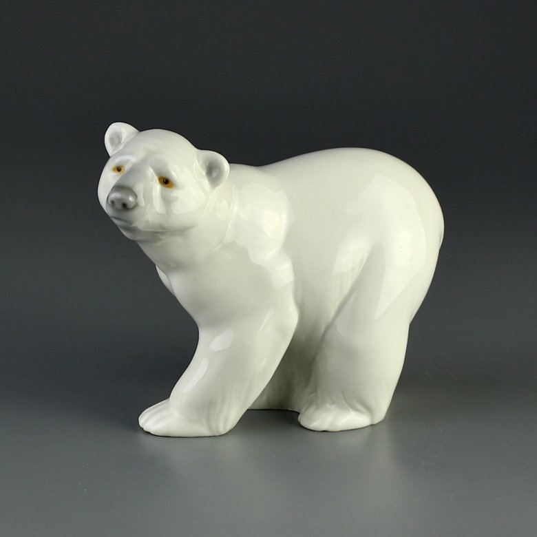 Винтажная фарфоровая статуэтка Испания Белый медведь Lladro 1207 Attentive Polar Bear