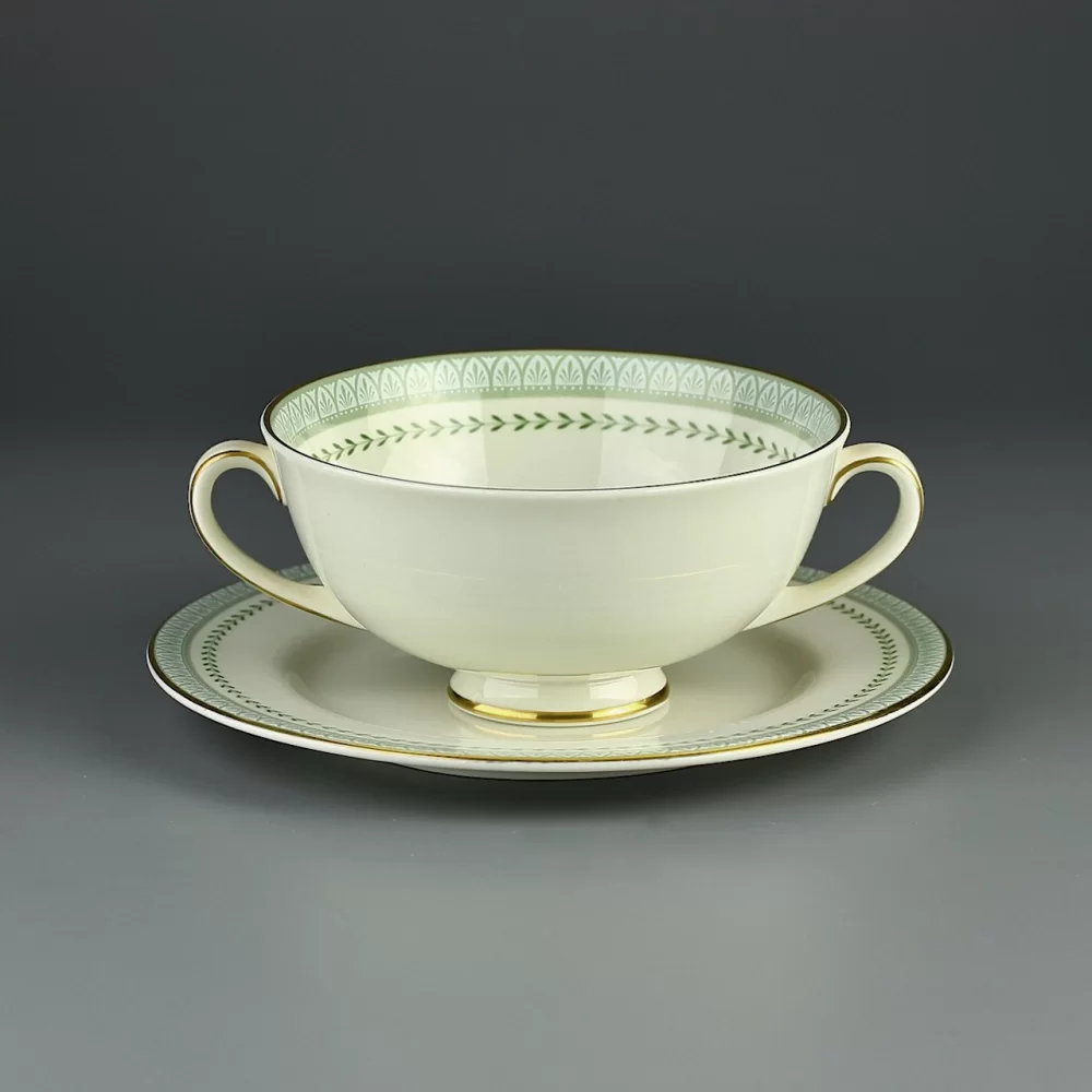 Винтажная английская бульонница Royal Doulton Berkshire