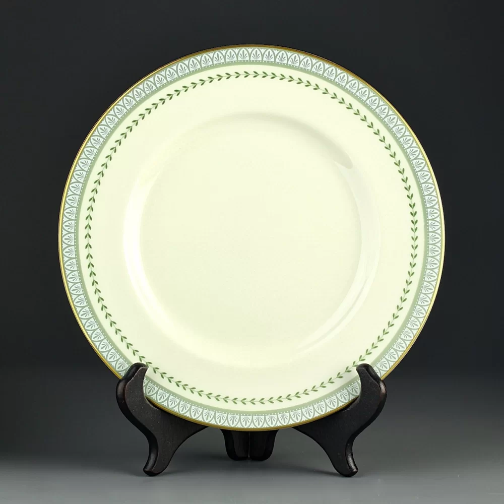 Винтажная английская фарфоровая тарелка Royal Doulton Berkshire 20,5 см