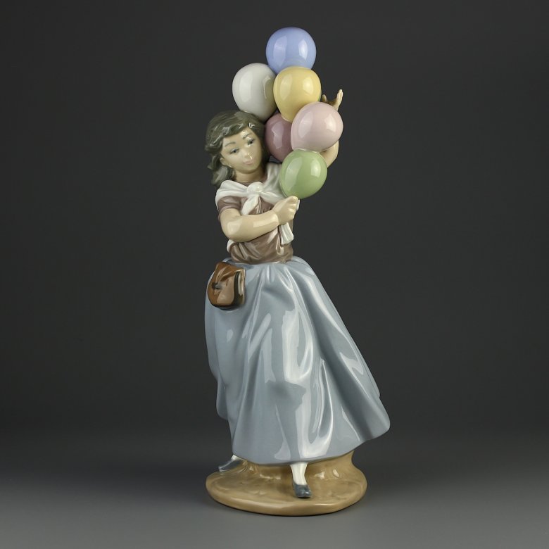 Винтажная фарфоровая статуэтка Испания Lladro 5141 Balloon Seller Девушка с воздушными шарами