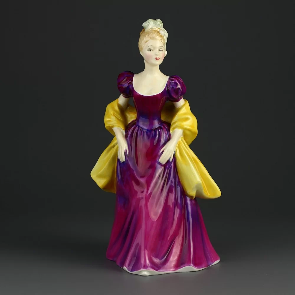 Винтажная фарфоровая статуэтка Девушка Лоретта Англия Royal Doulton 2337 Loretta