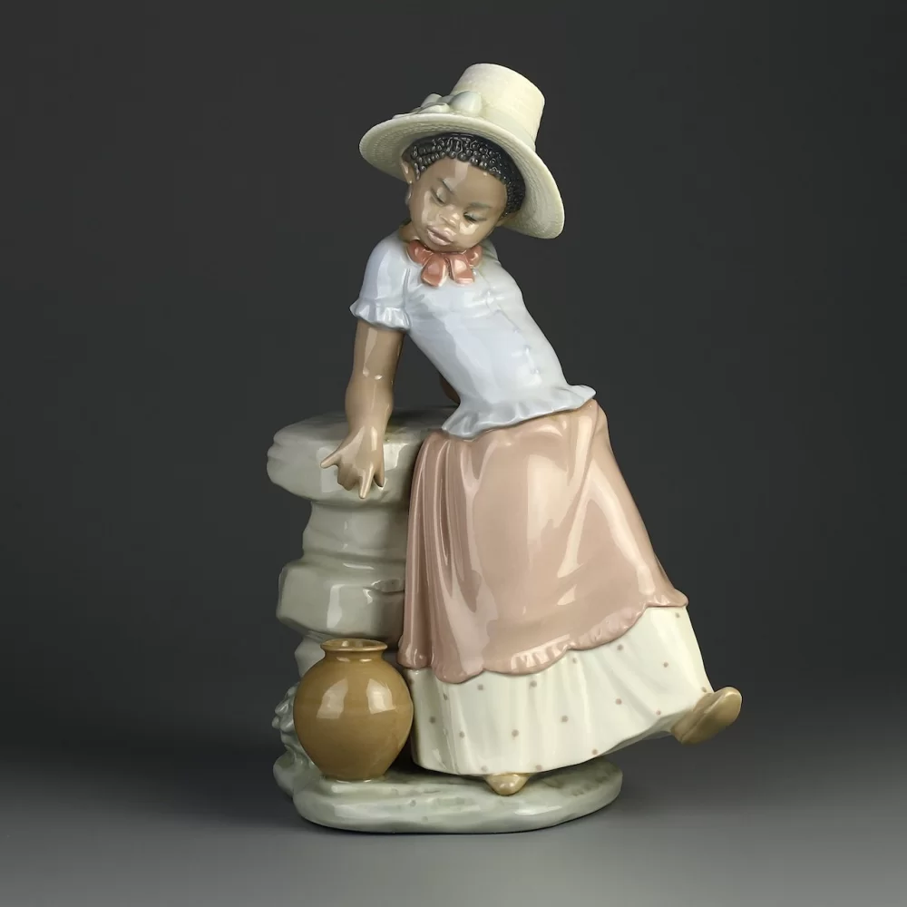 Винтажная фарфоровая статуэтка Темнокожая девочка Испания Lladro 5158 Steppin Time