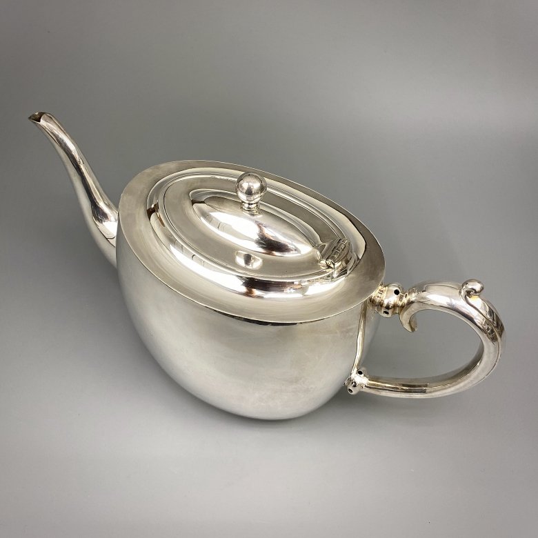 Антикварный английский чайник A & J Zimmerman с серебряным покрытием