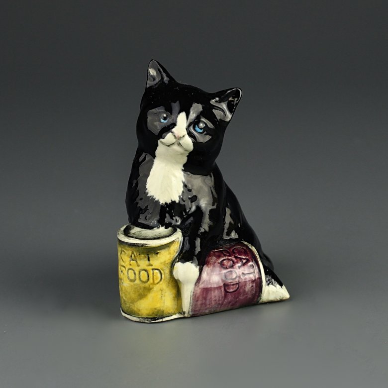 Винтажная английская фарфоровая статуэтка Котёнок Cat Food Royal Doulton