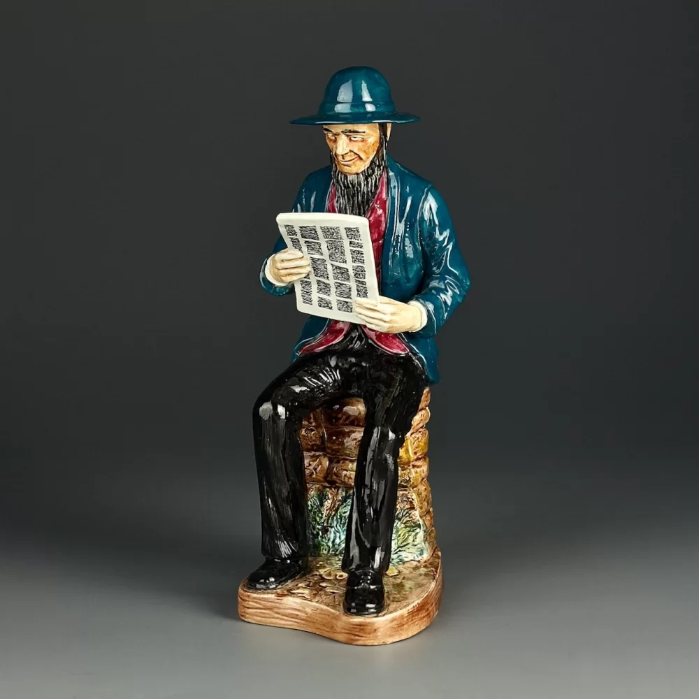 Винтажная английская статуэтка Coalport The News Sheet