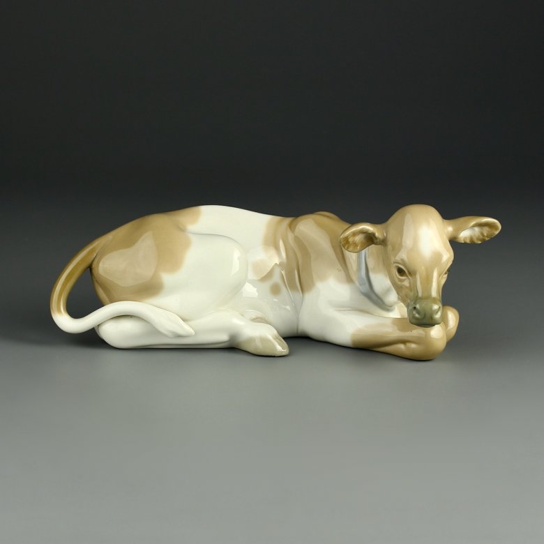 Винтажная фарфоровая статуэтка Испания Корова Бык Телёнок Lladro 4680 Calfskin