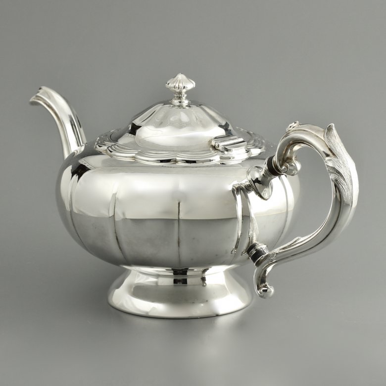 Винтажный чайник с серебряным покрытием Oneida 1,2 литра