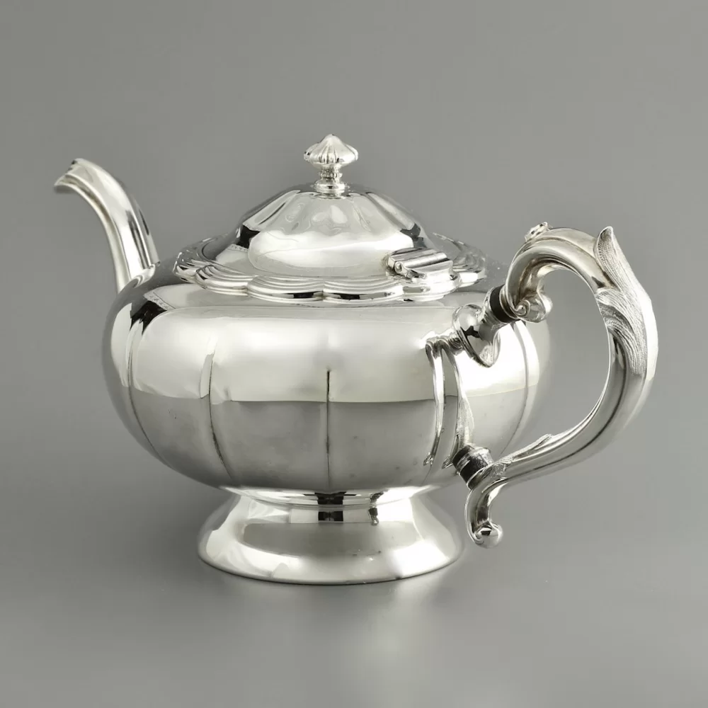 Винтажный чайник с серебряным покрытием Oneida 1,2 литра