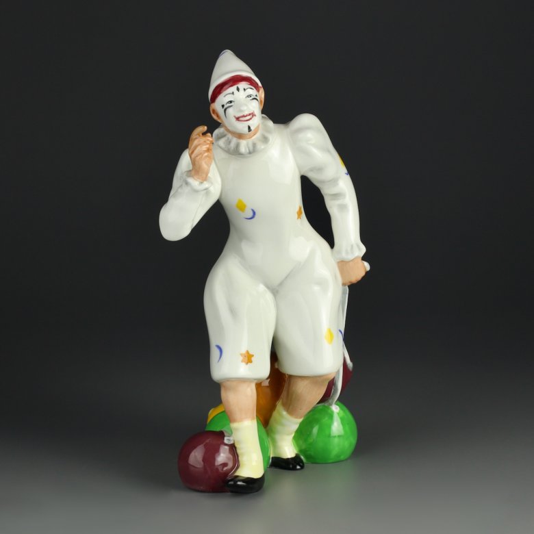 Винтажная фарфоровая статуэтка Клоун Англия Royal Doulton 2252 The Joker Джокер