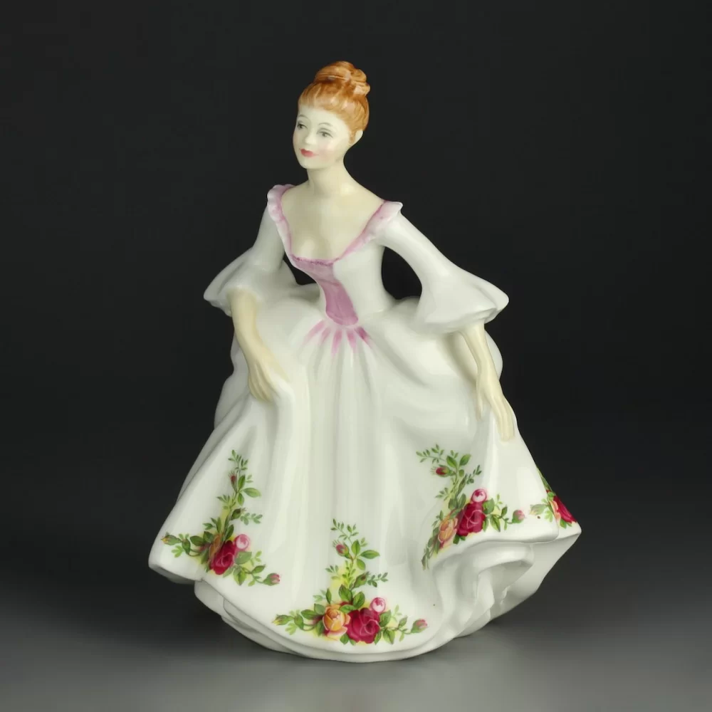 Винтажная фарфоровая статуэтка Дама в платье с розами Англия Royal Doulton 3221 Country Rose