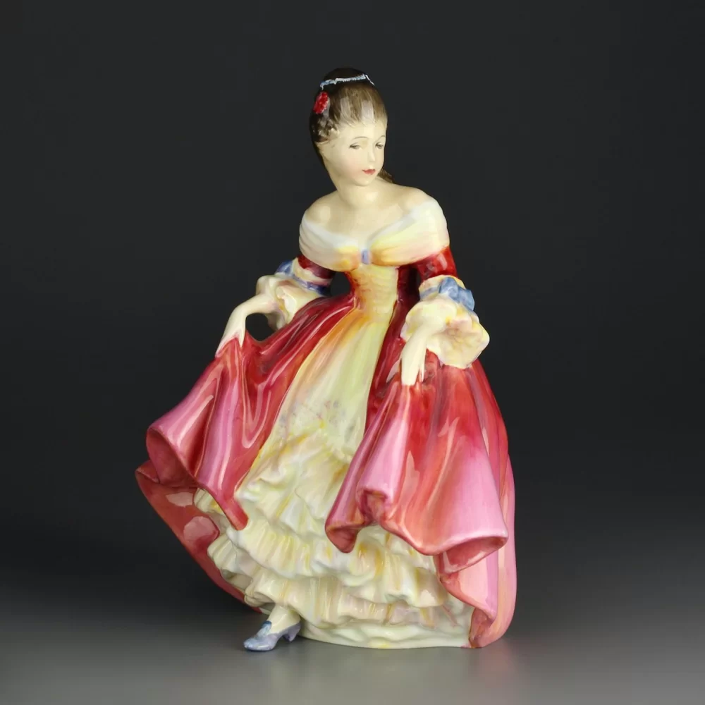 Винтажная фарфоровая статуэтка Англия Royal Doulton 2229 Southern Belle