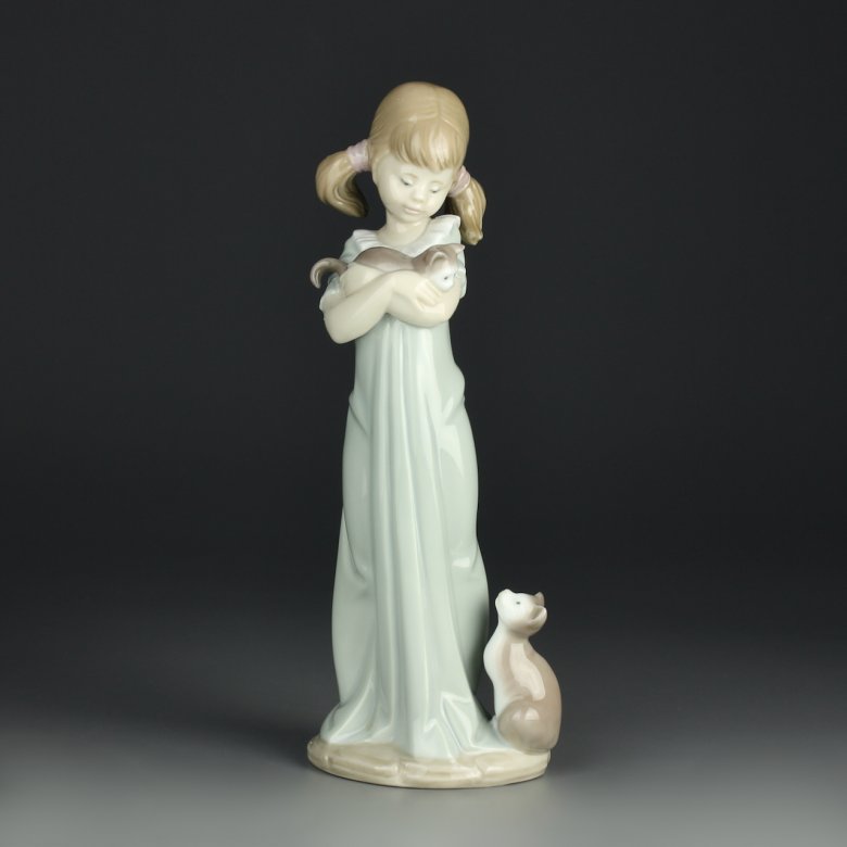 Винтажная фарфоровая статуэтка Испания Девочка с котёнком и кошкой Lladro 5743 Don’t forget me