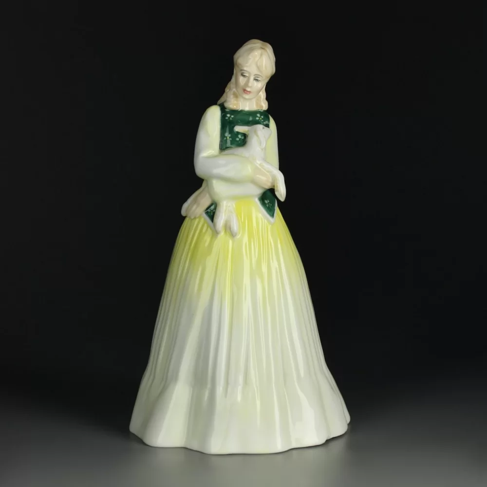 Винтажная фарфоровая статуэтка Дама с ягнёнком Весна Англия Royal Doulton 3033 Springtime