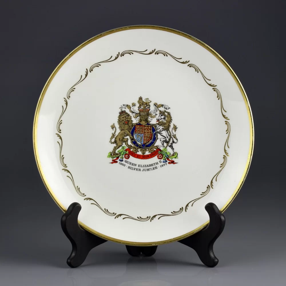Винтажная тарелка Англия Серебряный юбилей Елизавета II Queen Elizabeth II Silver Jubilee 1952 1977
