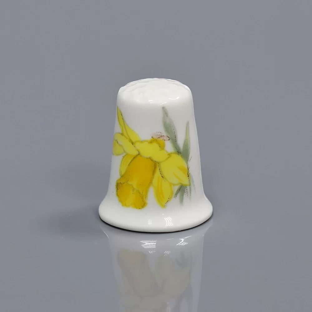Винтажный напёрсток Фарфор Англия Цветок Нарцисс Уэльс