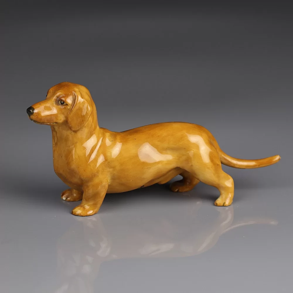 Винтажная фарфоровая статуэтка таксы Англия Royal Worcester Dachshund Doris Lindner