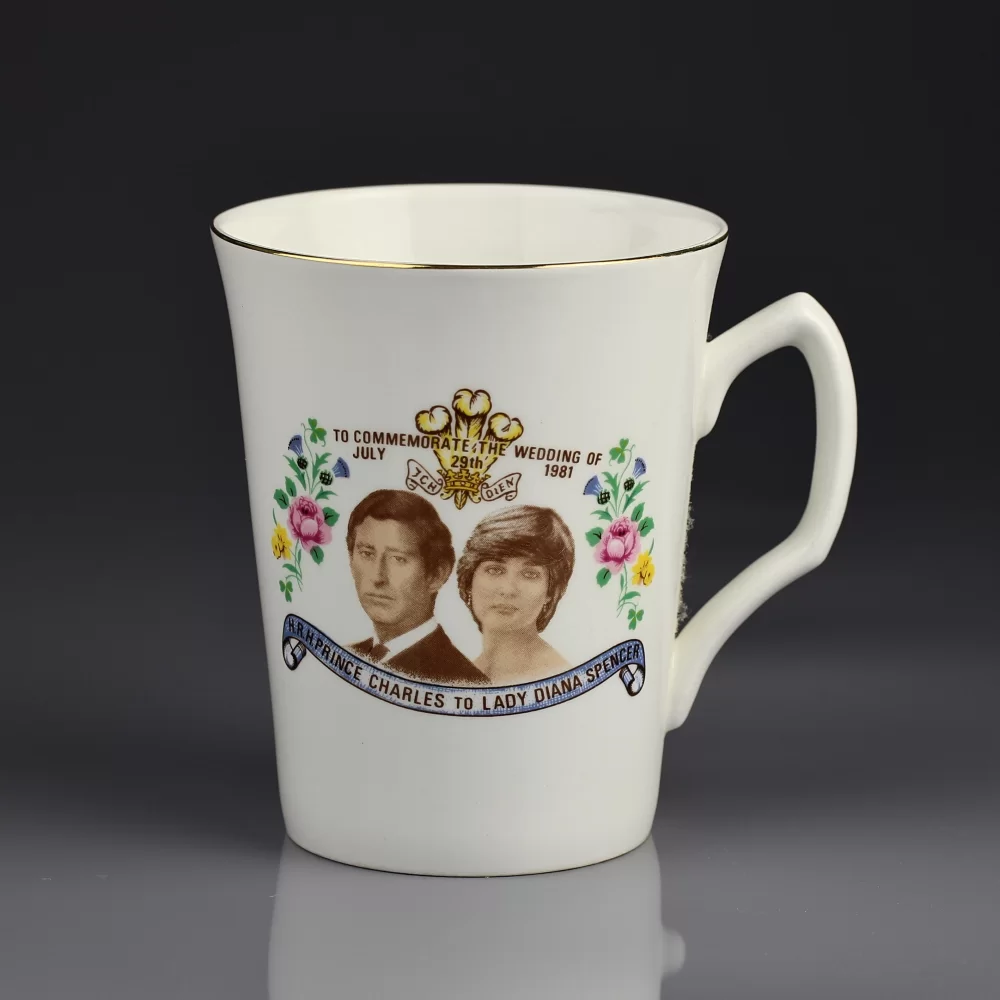 Винтажная фарфоровая кружка Англия Свадьба принца Чарльза и принцессы Дианы Commemorate Wedding Prince Charles to Lady Diana Roy Kirkham