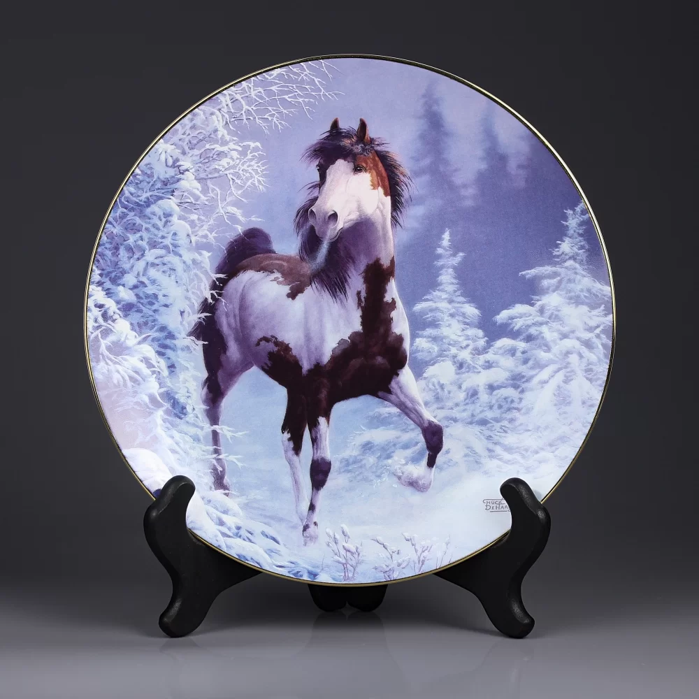 Тарелка винтажная фарфоровая настенная декоративная Лошадь Hamilton Collection Unbridled Spirit Winter Renegade