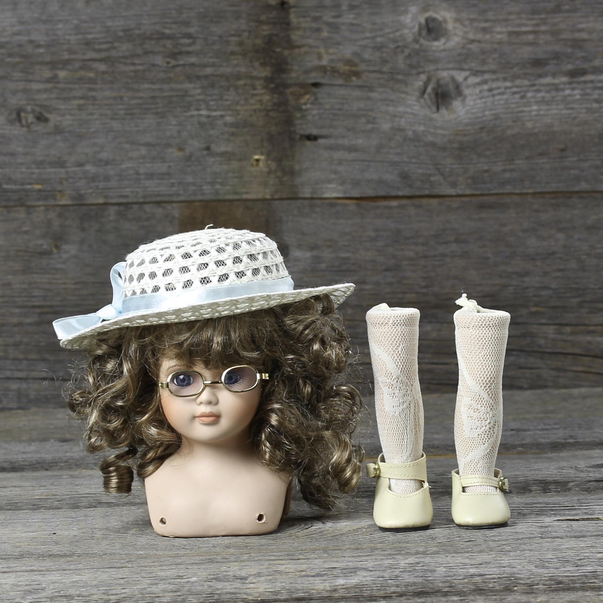 Винтажные детали для куклы с лондонского блошиного рынка Бюст, шляпка, очки, две ножки в туфельках