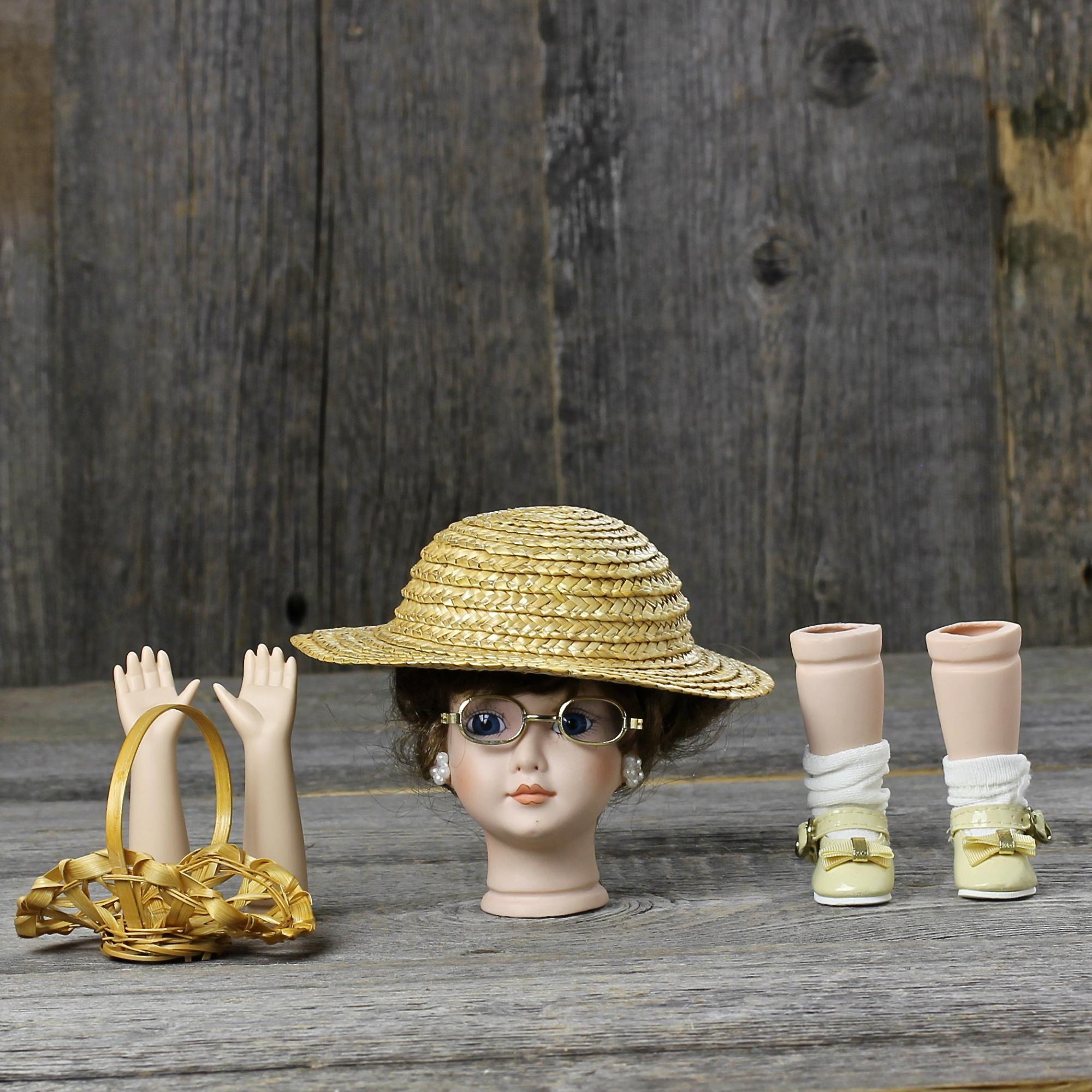 Винтажные детали для куклы с лондонского блошиного рынка Бюст, шляпка, очки, руки, ноги в туфельках, корзинка