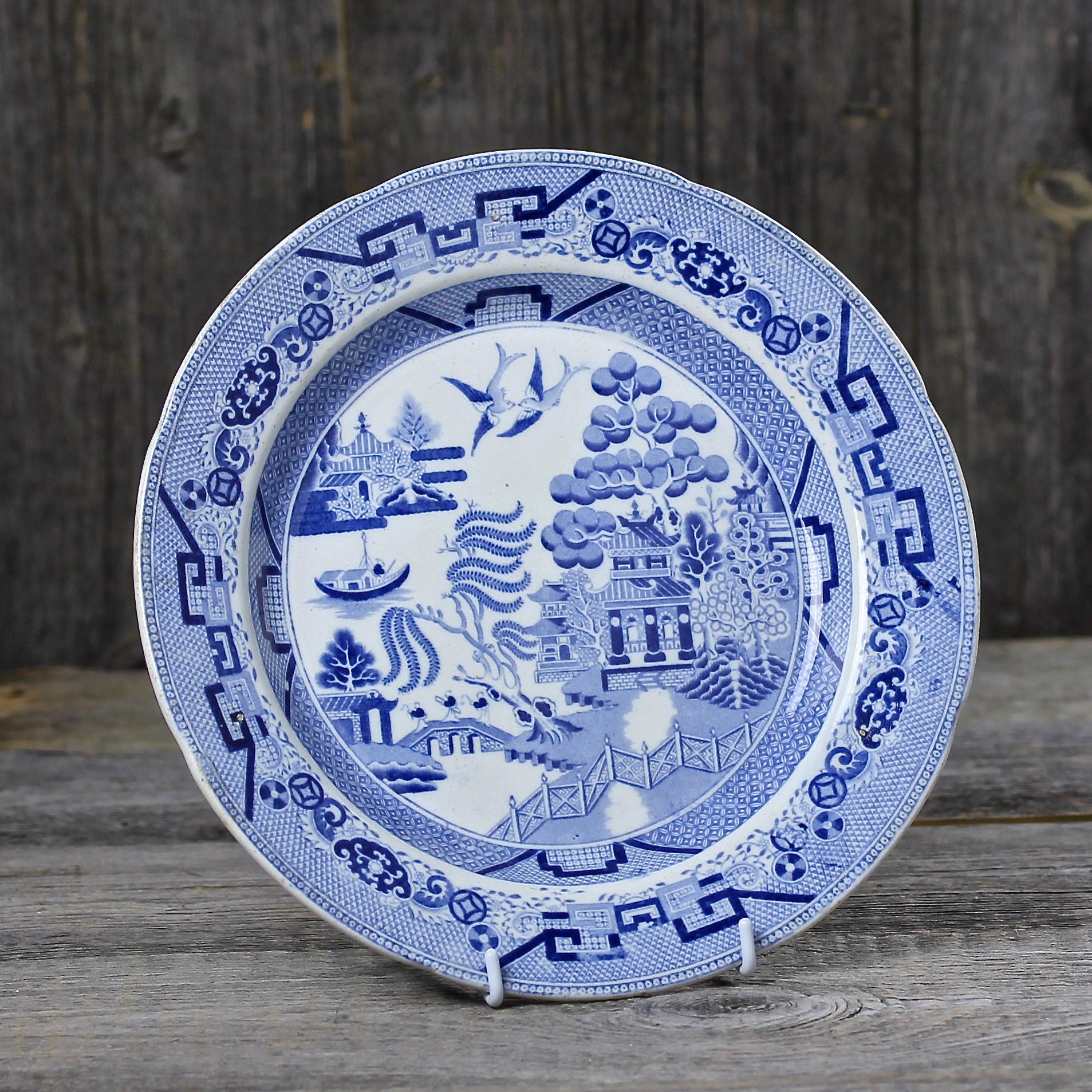 Антикварная английская тарелка Шинуазри Staffordshire Warranted Stone China "Blue Willow" Голубая Ива