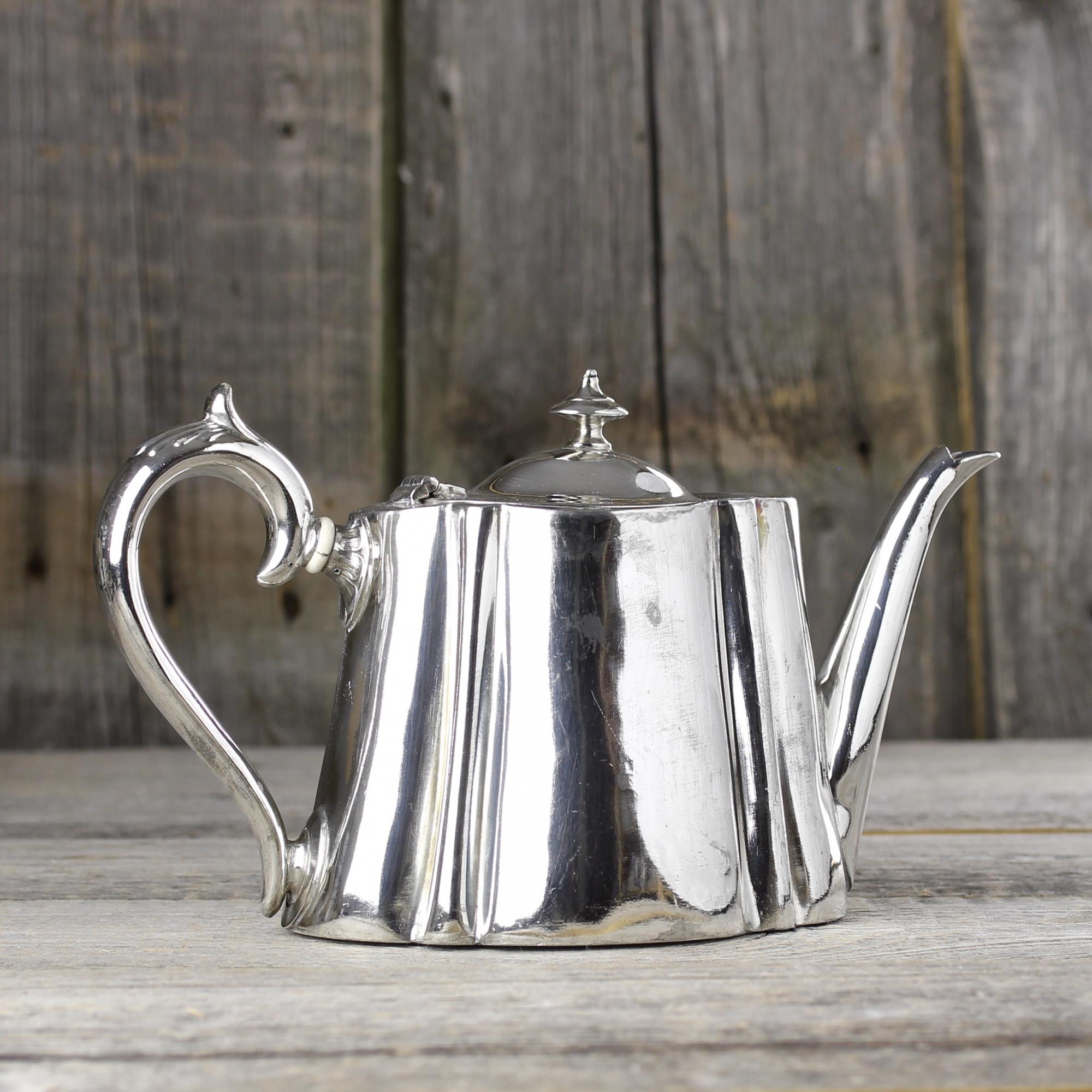 Антикварный английский чайник с серебряным покрытием EPNS Sheffield Шеффилд