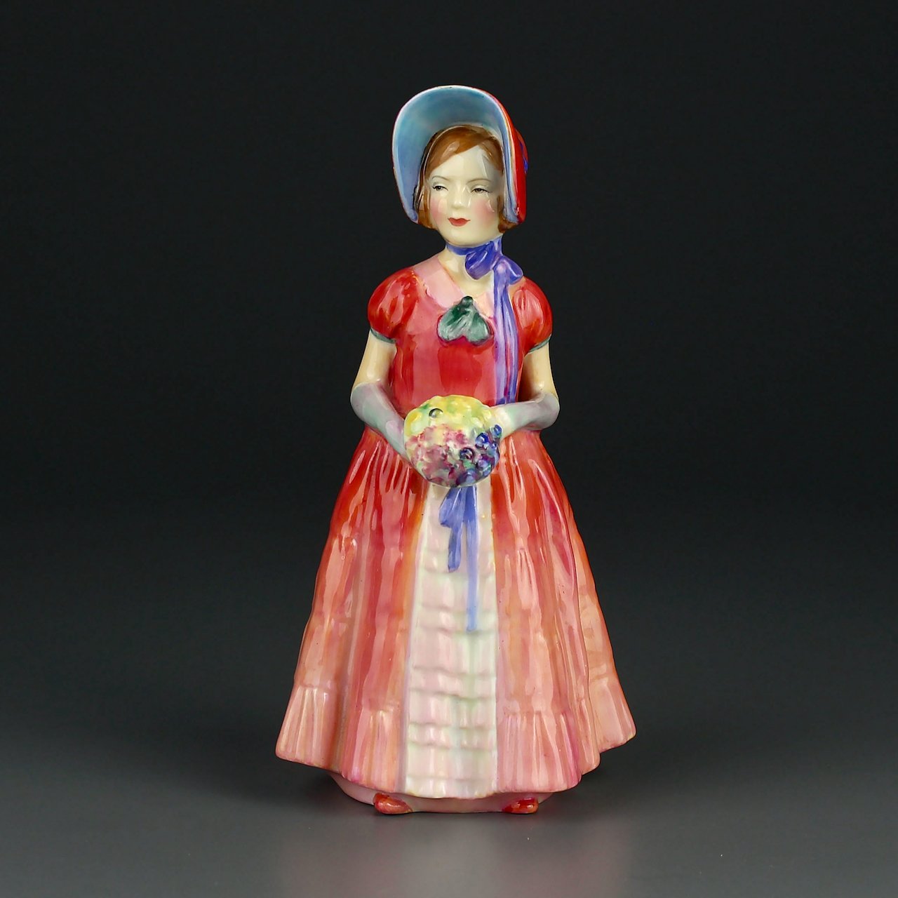 Винтажная фарфоровая статуэтка Англия Royal Doulton Diana Девочка с букетом Диана