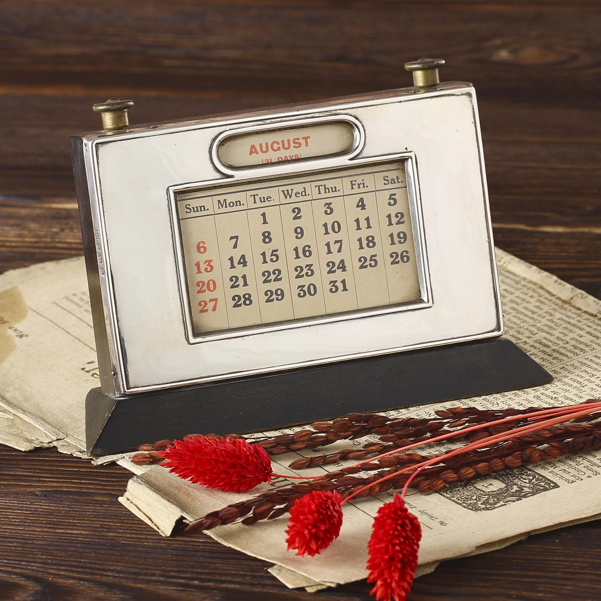 Антикварный настольный английский календарь в серебряном обрамлении Myatt & Co