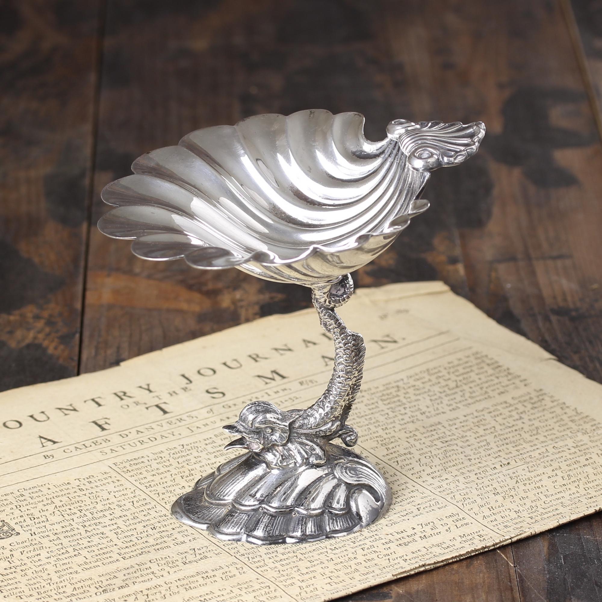 Антикварная английская икорница Ellis-Barker с серебряным покрытием Рыба с раковиной на хвосте