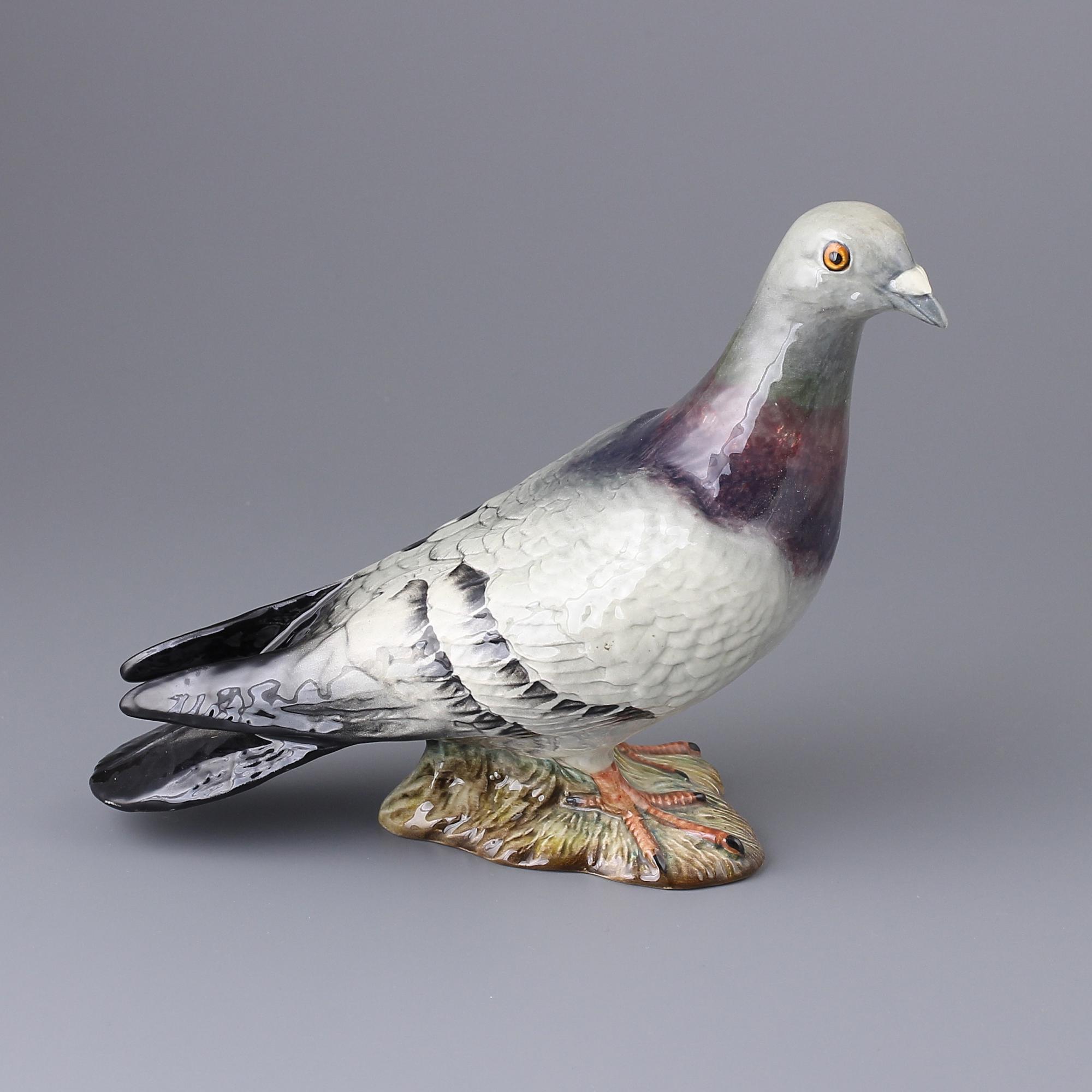 Винтажная фарфоровая статуэтка Голубь Англия Beswick 1383 Pigeon