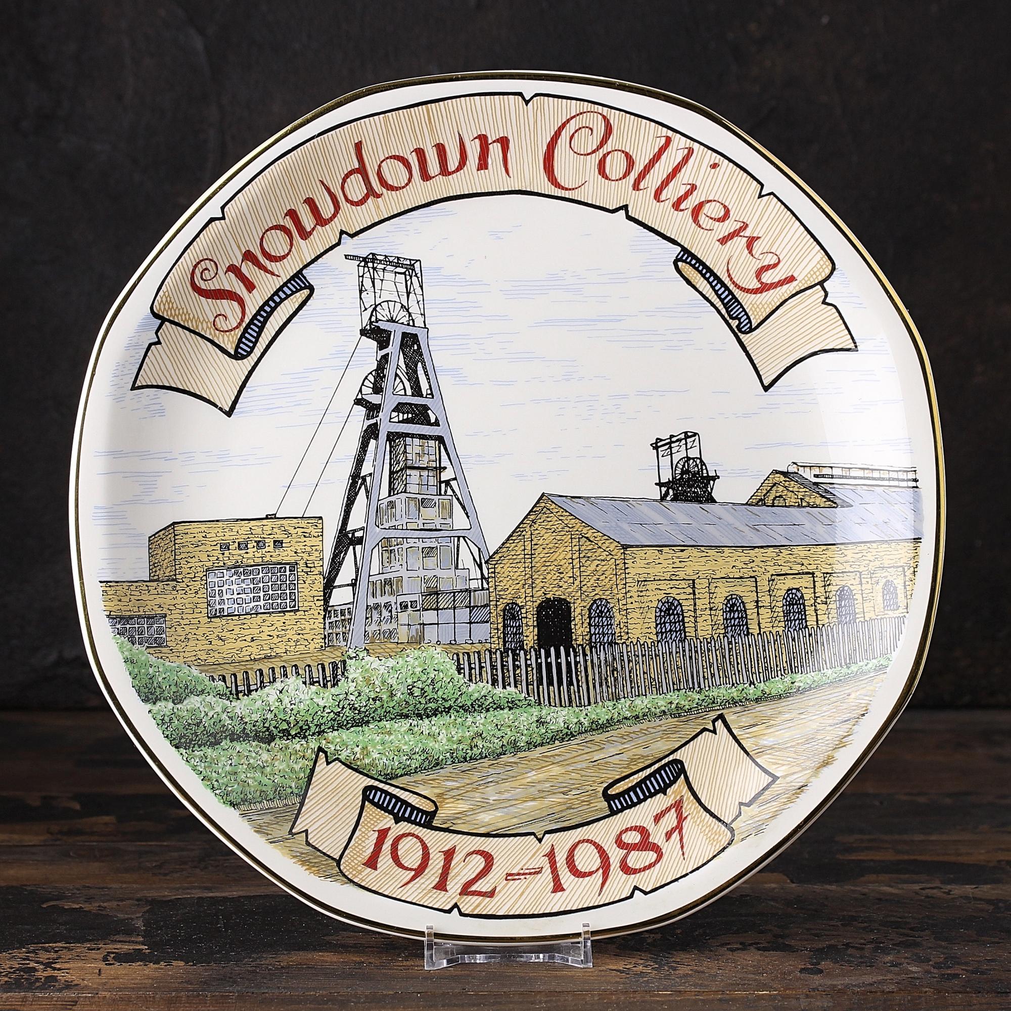 Винтажная декоративная тарелка "Snowdown Colliery 1912-1987" Угольная шахта в Сноудауне