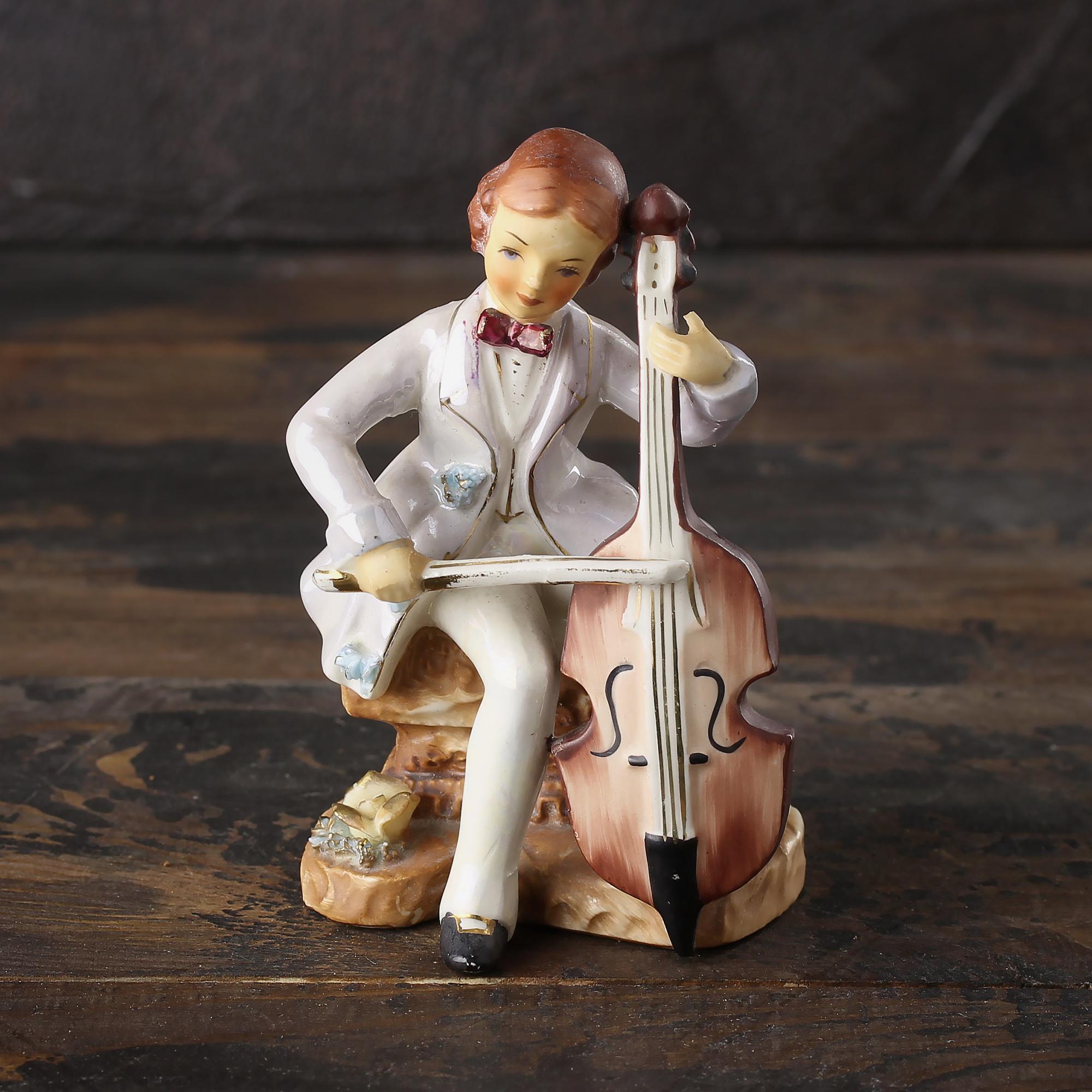 Винтажная статуэтка Мальчик с виолончелью