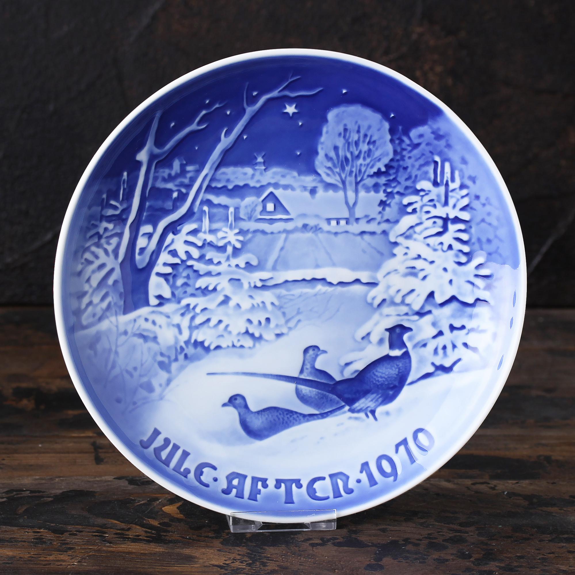 Винтажная декоративная тарелка Bing & Grondahl "1970 Jule After - Pheasants in the Snow at Christmas" Фазаны в рождественском лесу