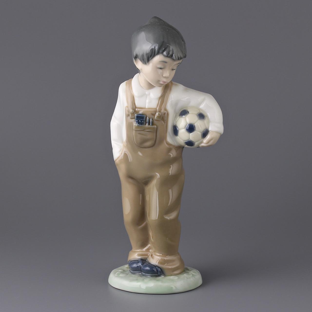 Винтажная статуэтка Lladro NAO 1068 "Футболист"