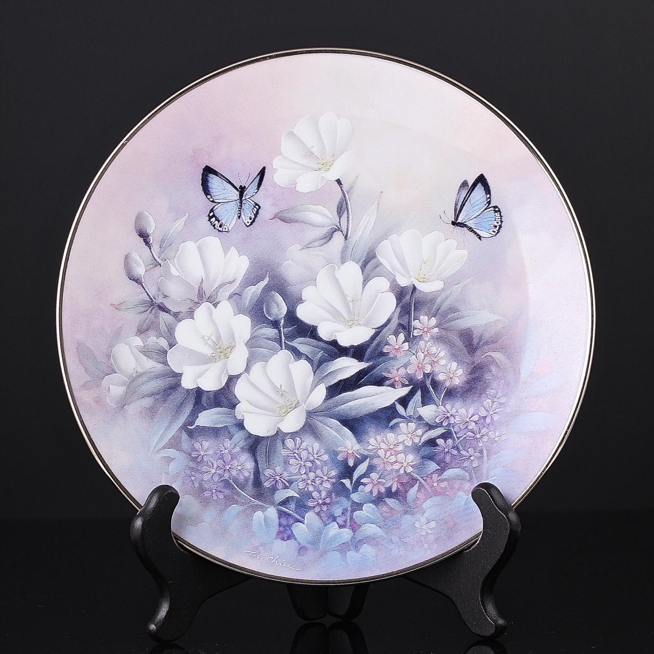 Винтажная декоративная тарелка Knowles "Aquamarine Glimmer" Аквамариновое мерцание / Бабочки на цветах